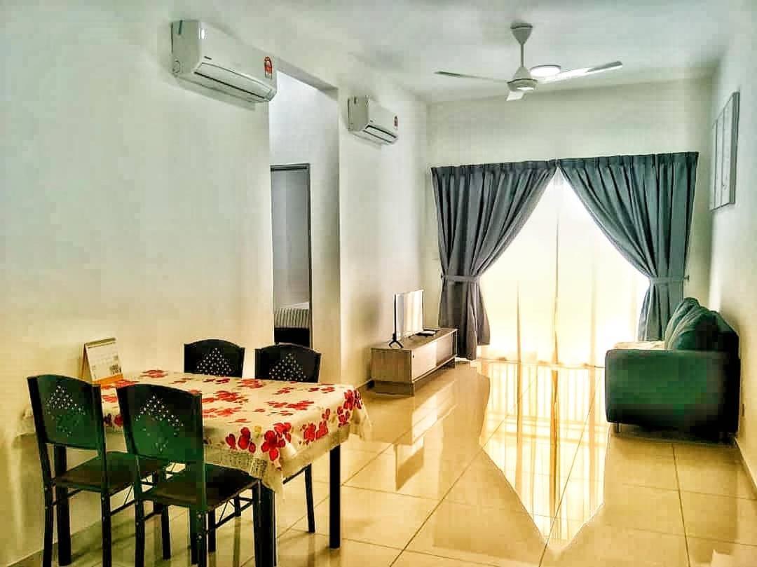 Mesahill Nilai 2 Room Condo - Fast Wifi, Amazing Pool & Tv Exterior foto